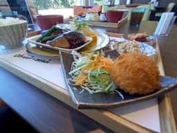 なみ木食堂ツバメ