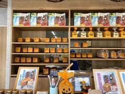 高級食パン専門店 並んで歯磨き