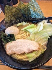 横浜家系ラーメン 銀家 戸塚影取店
