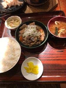 ホルモン焼肉 だるま家 本店