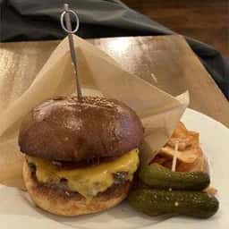 ハンバーガー専門店 B2B TOKYO 三軒茶屋