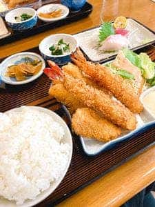 仲泊海産物料理店