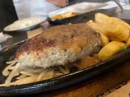 ステーキやるじゃん