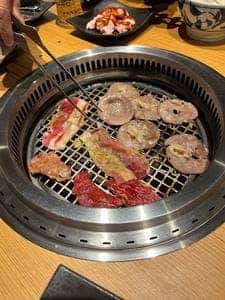 幸せの焼肉食べ放題 かみむら牧場 八千代成田街道店