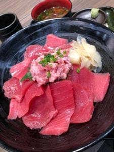 鮮魚専門店 山助 川崎店