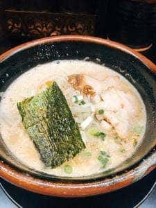 本格博多豚骨ラーメン 豚野郎