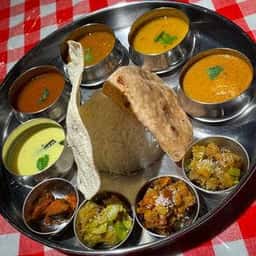 エローラパレス