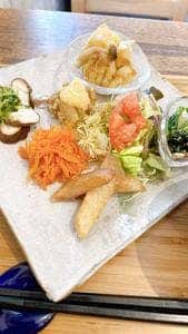 ごはんカフェ くるまる