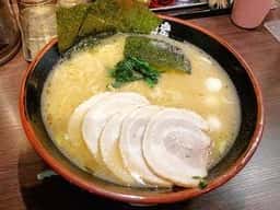 横浜家系ラーメン 大黒家 甲府駅前店