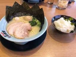 横浜家系ラーメン 町田商店 藤沢湘南台店