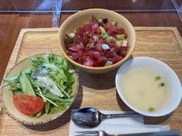 Q's FOOD HALL