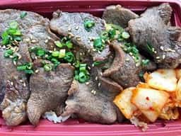 肉とニンニクそして飯