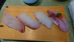 地魚回転寿司 丸藤 本店