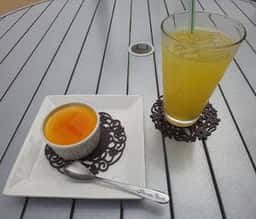 FLAT CAFE