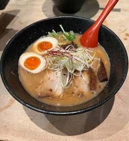 俺の創作らぁめん 極や 神田神保町店