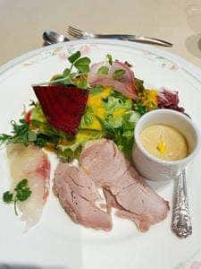 ブラセリー ナ・ ウボン