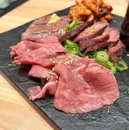 近江焼肉ホルモンすだく 緑地公園店