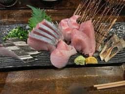 イザカヤミドリ
