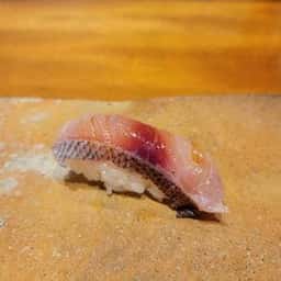 鮨 沁みる