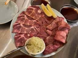 炭火焼肉とホルモン 笑う門には肉来る