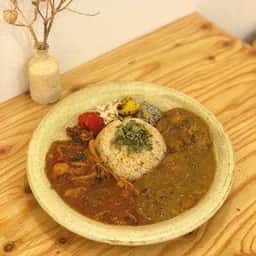 本と玄米カレー ヨスカ