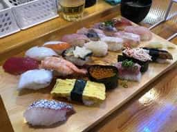 魚屋直営すし食堂 魚まる 前島店