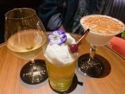 THE LIVELY BAR 東京麻布十番