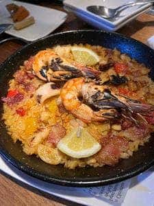 鉄板焼き&スペイン料理 Báscula