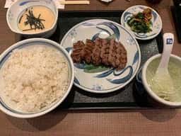 牛たんとろろ麦めし ねぎし ヤエチカ店