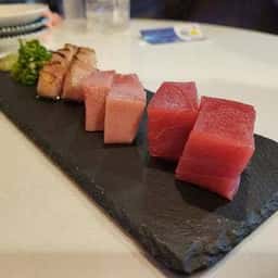 日本酒バル 酒場 からつや