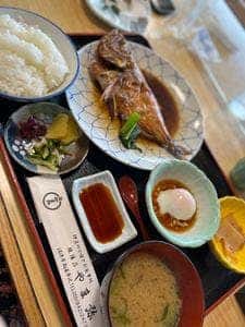 てまきずしと磯料理 駿陽荘 やま弥