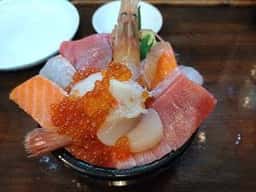 ぶっかけ海鮮丼の店 魚屋の台所 別邸