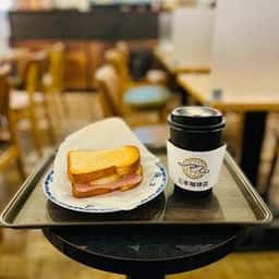 三本珈琲店 ポルタ店