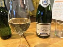 Champagne &GYOZA BAR スタンドシャン食 TOKYO赤坂見附