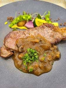 ブラッスリーローリエ