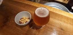 2階のクラフトビール屋つむぎ