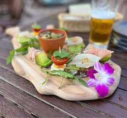 TOOTH TOOTH GARDEN RESTAURANT