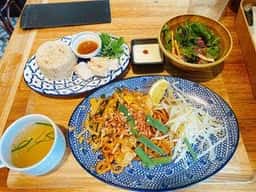 生麺パッタイ専門店 新宿ディパッタイ