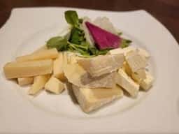 お肉とチーズの専門店 チーズラボ エスタ富山店