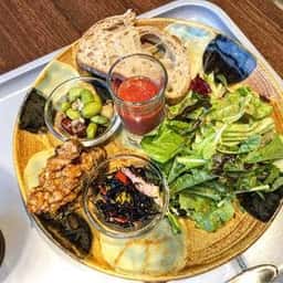 ワイン食堂トランク イタリアゴハン 小禄店