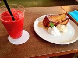 いとへん Books Gallery Coffee
