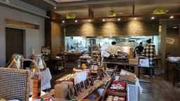 Dining & Bar LAVAROCK