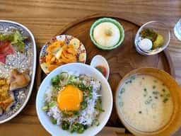 cafe dining gita