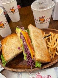 KUA`AINA ラゾーナ川崎店