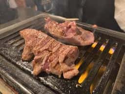 ぶたさまよよぎ