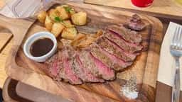 T.N.MEAT WORKS PREMIUM BEEF AND WINE アトレ品川