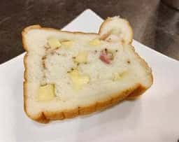 高級食パン専門店 白か黒か 錦糸町本店