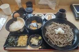 石臼挽き 十割そば 農志塾