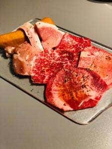 孝作とアームストロングの肉とけむり