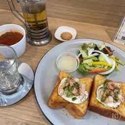 cafe ツムギ station